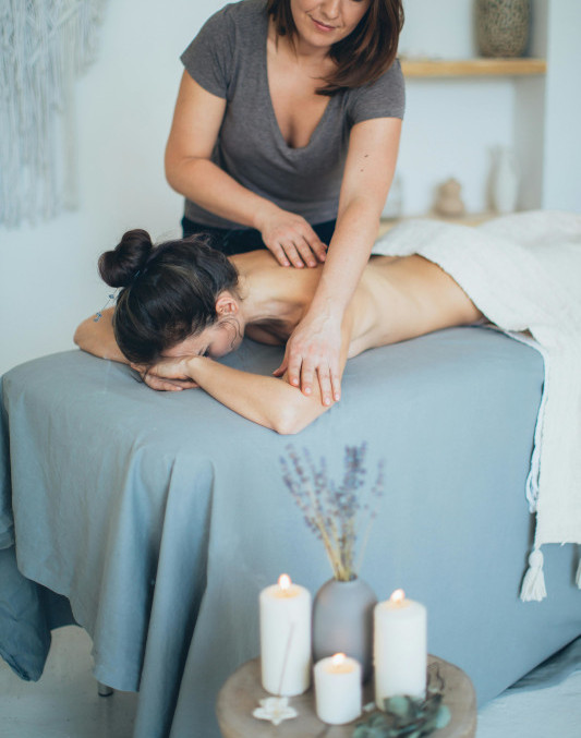 massage with candles